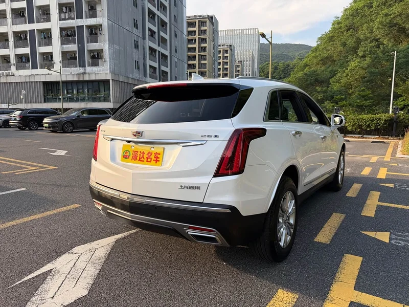 Cadillac XT5 — фото 20