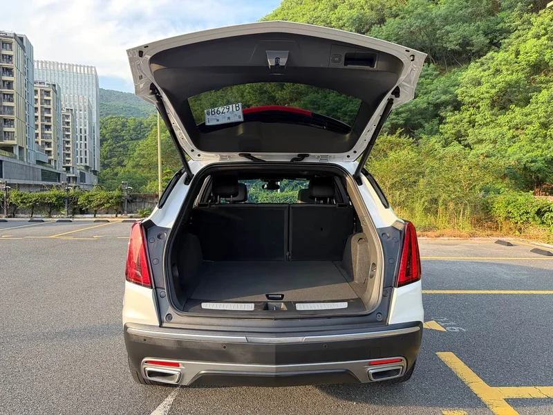 Cadillac XT5 — фото 21