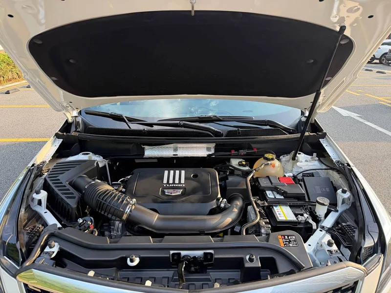 Cadillac XT5 — фото 23