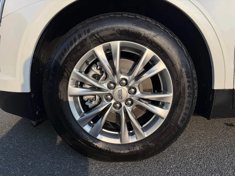 Cadillac XT5 — фото 24