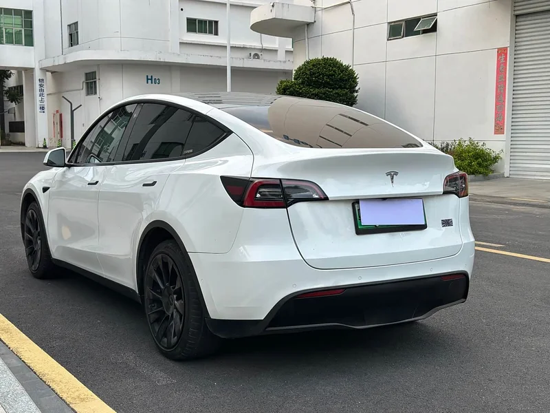 Tesla Model Y — фото 4