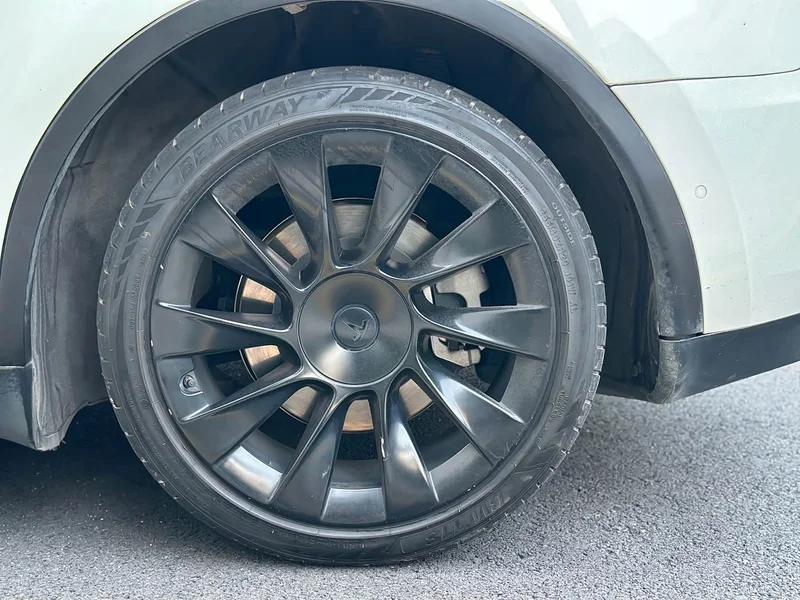 Tesla Model Y — фото 7