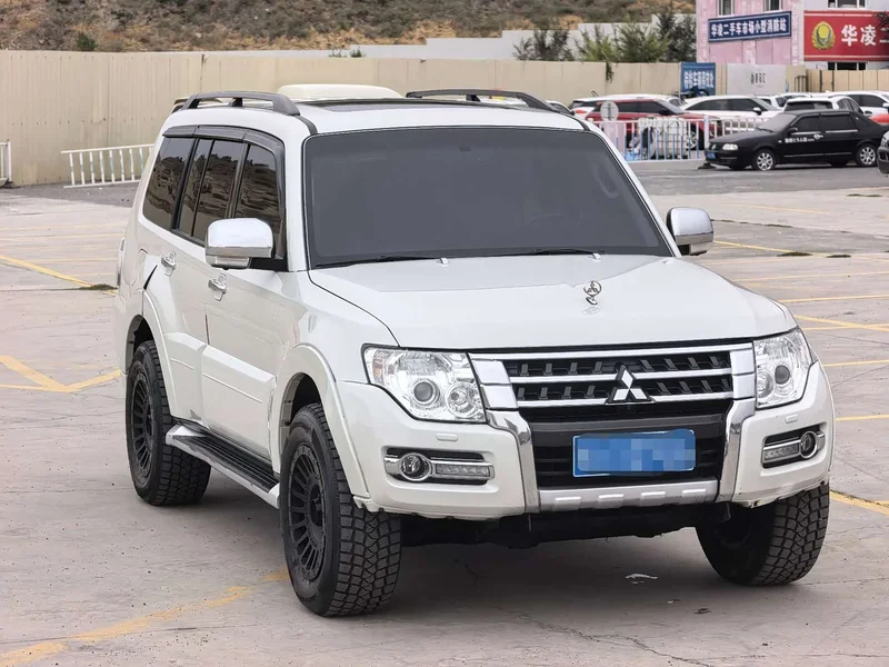 Mitsubishi Pajero (Imported) — фото 3