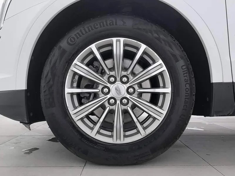 Cadillac XT5 — фото 17