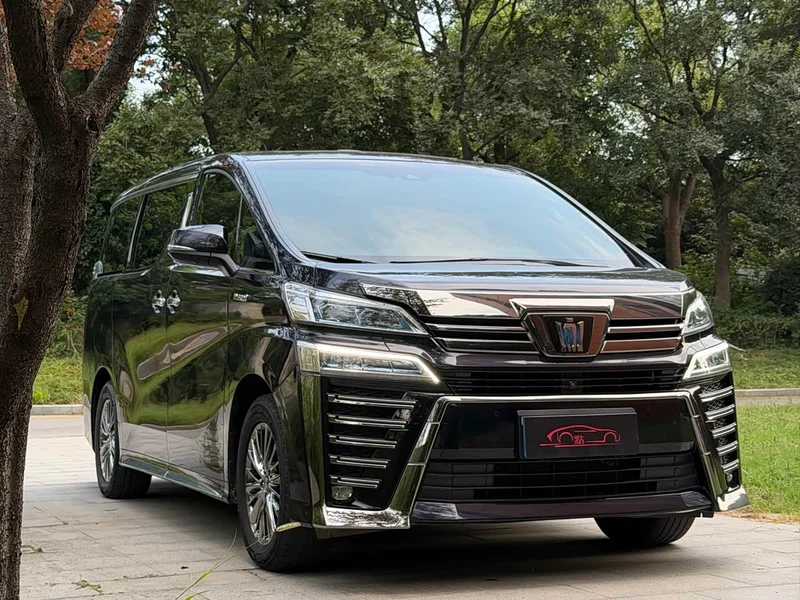Toyota Vellfire — фото 2