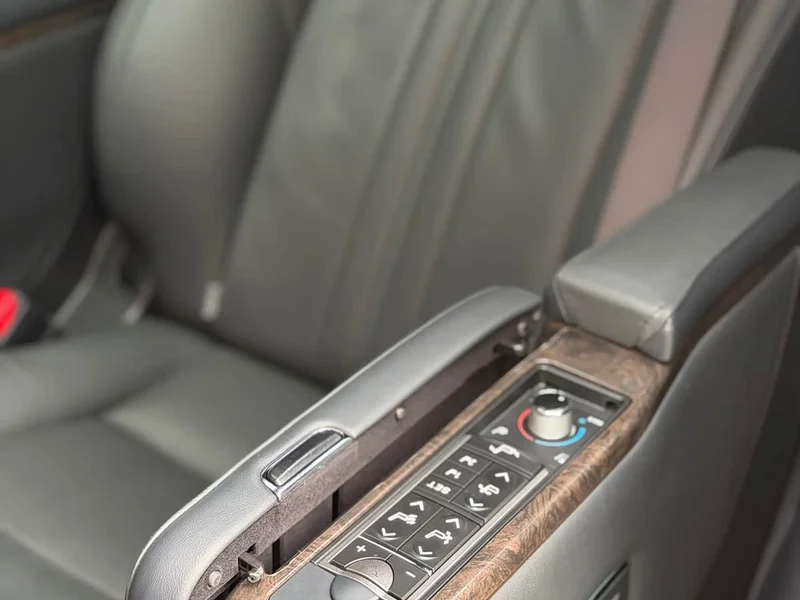 Toyota Vellfire — фото 6