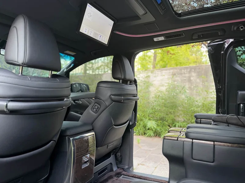 Toyota Vellfire — фото 7
