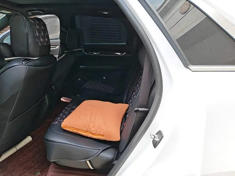 Cadillac XT5 — фото 18