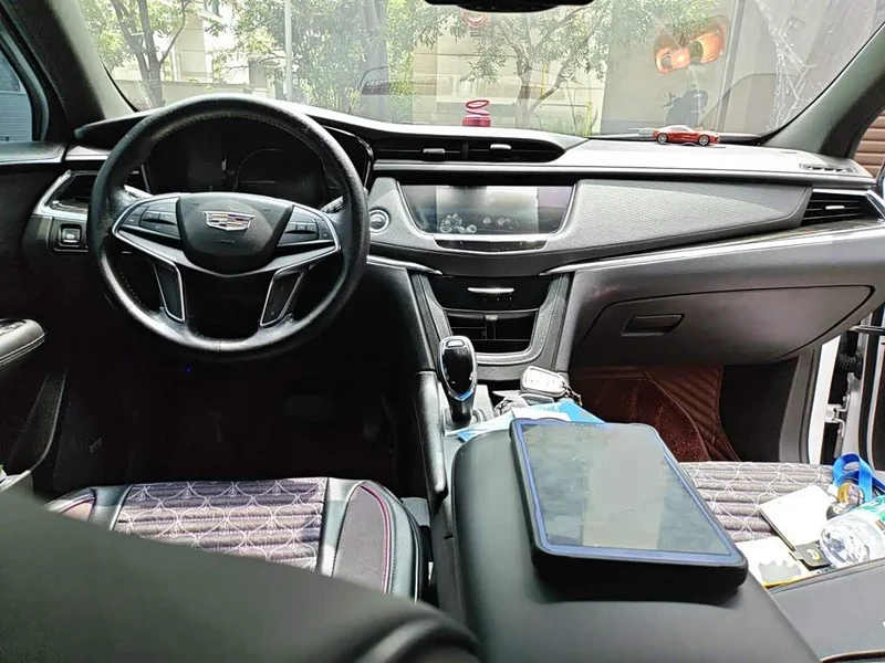 Cadillac XT5 — фото 10