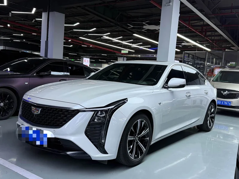 Cadillac CT5 — фото 1