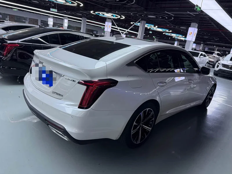 Cadillac CT5 — фото 16