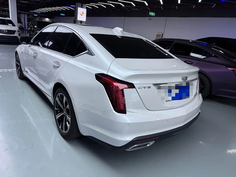 Cadillac CT5 — фото 18