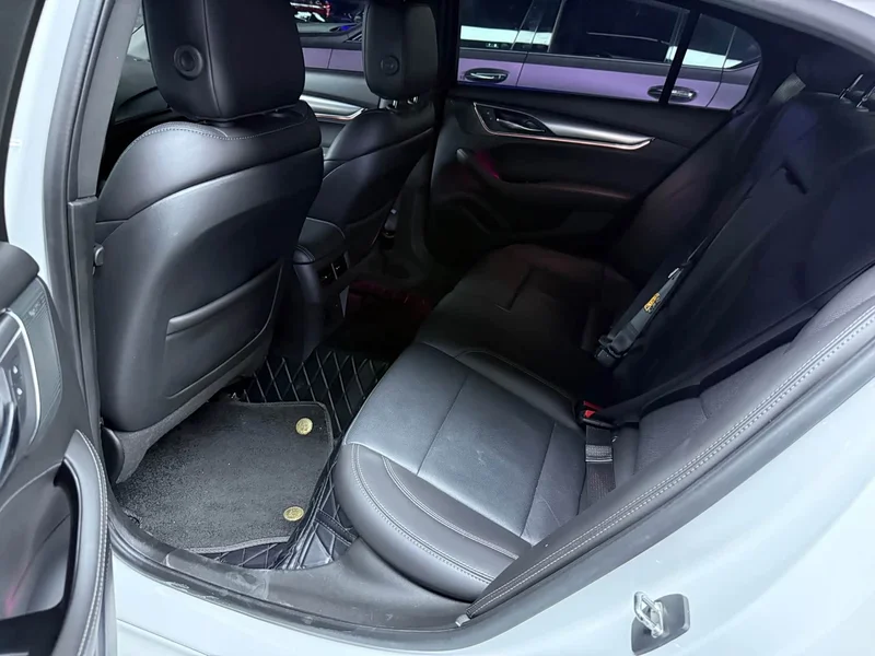 Cadillac CT5 — фото 9