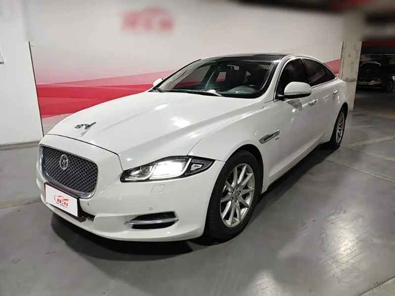 Jaguar XJ — фото 1
