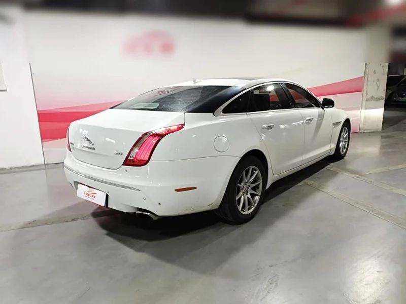 Jaguar XJ — фото 4