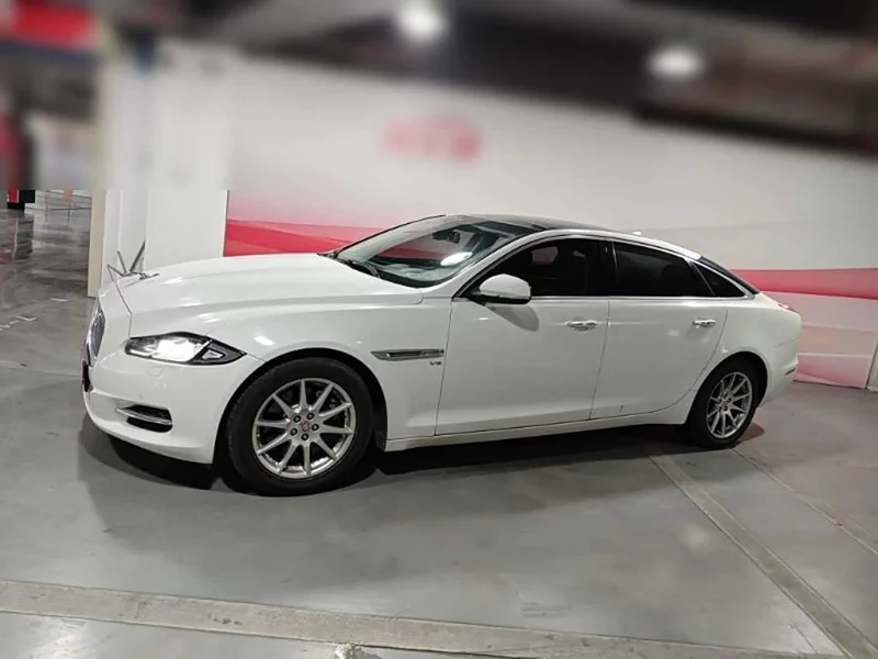 Jaguar XJ — фото 5