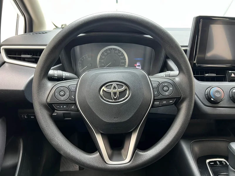 Toyota Corolla — фото 7
