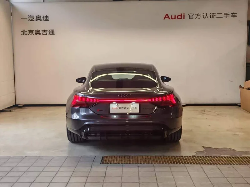 Audi RS e-tron GT — фото 36