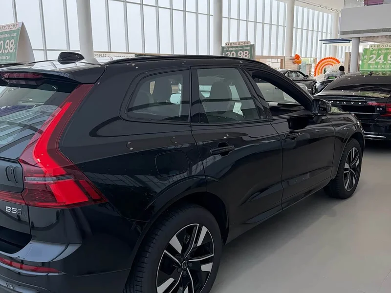 Volvo XC60 — фото 13