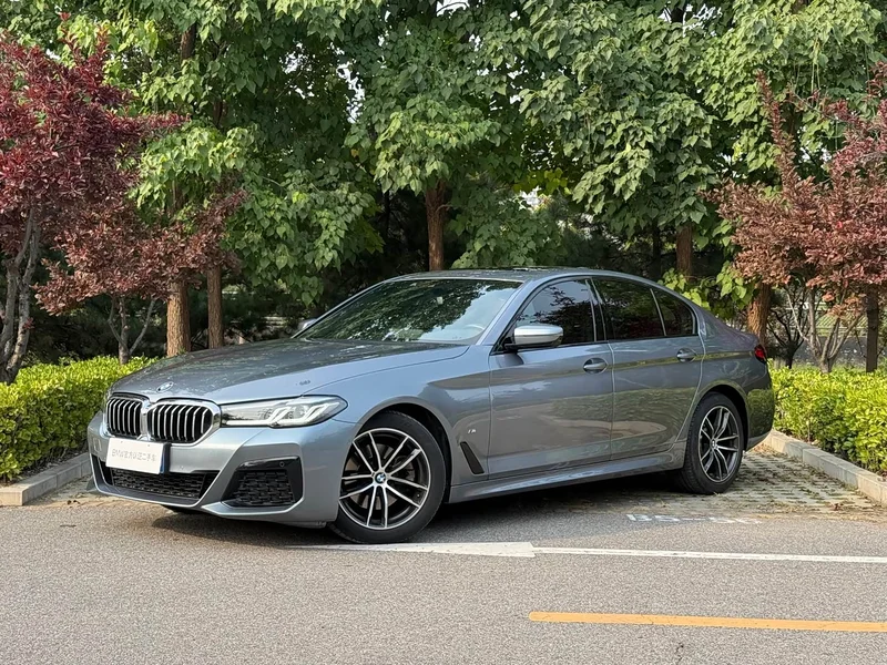 BMW 5-Series — фото 1
