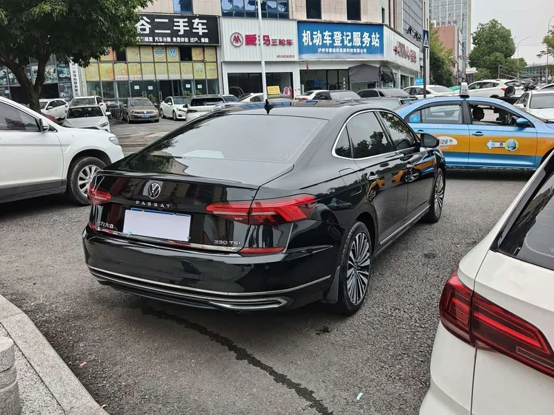 Volkswagen Passat — фото 6