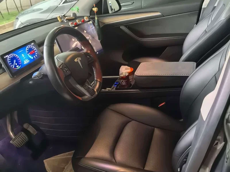 Tesla Model Y — фото 7