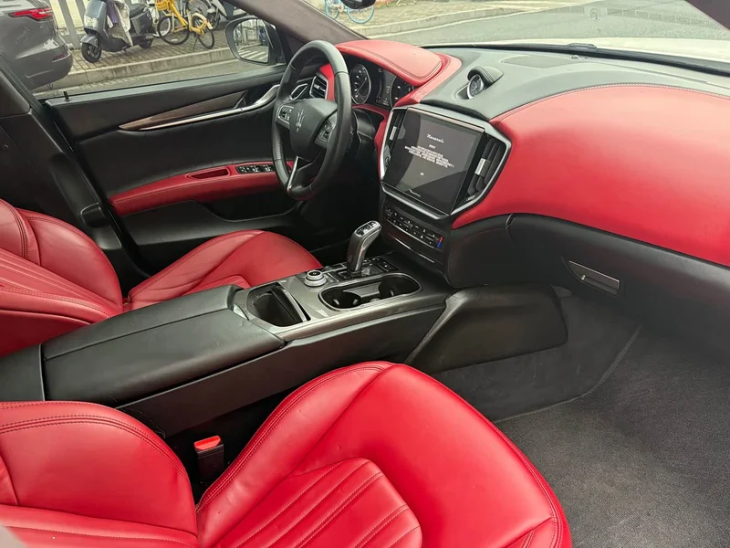Maserati Ghibli — фото 11