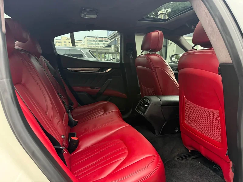 Maserati Ghibli — фото 15