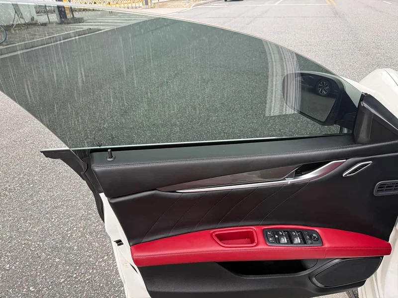 Maserati Ghibli — фото 10