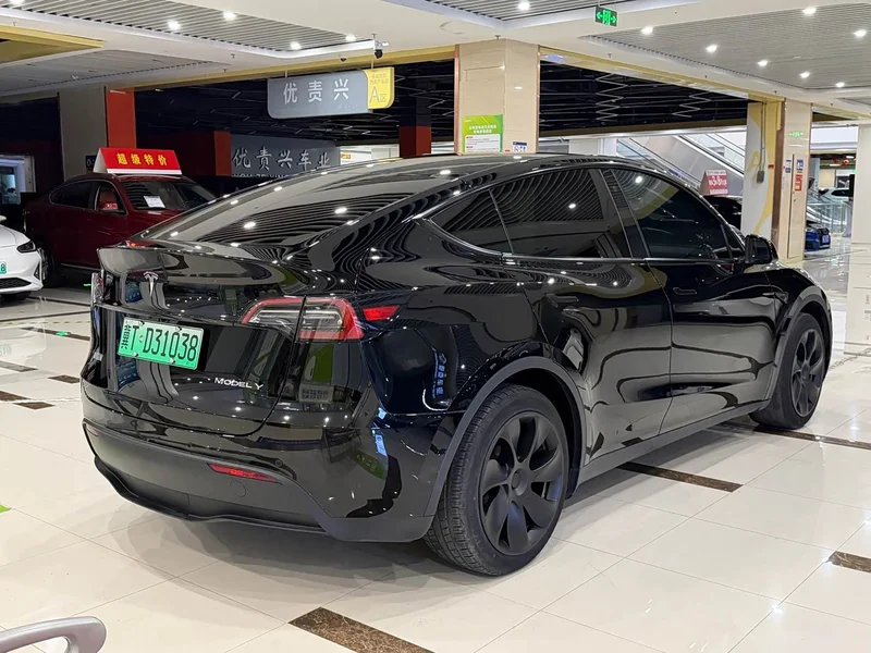 Tesla Model Y — фото 9