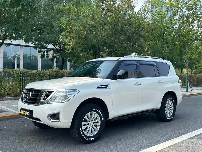 Nissan Patrol — фото 1