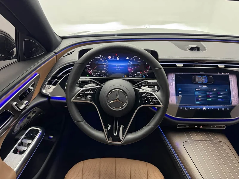 Mercedes-Benz E-Class — фото 15