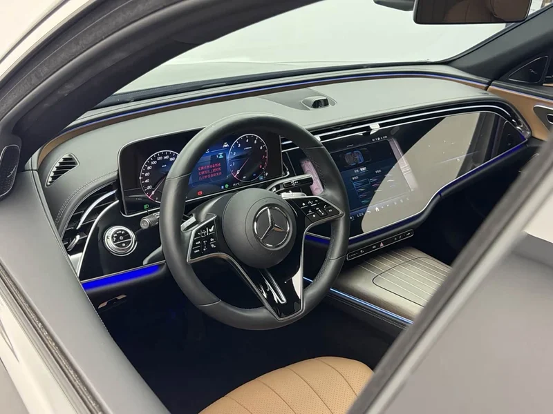 Mercedes-Benz E-Class — фото 10