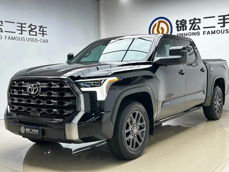 Toyota Tundra — фото 1