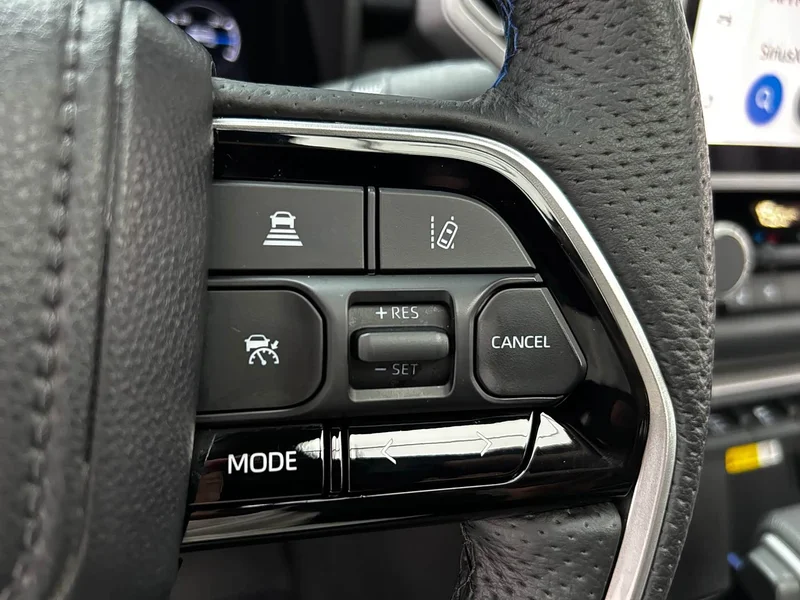 Toyota Tundra — фото 12