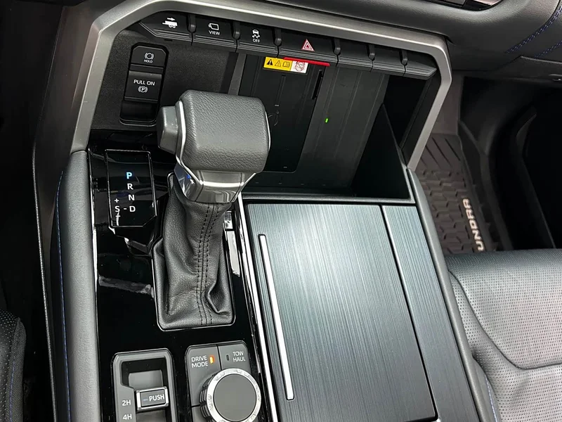 Toyota Tundra — фото 13