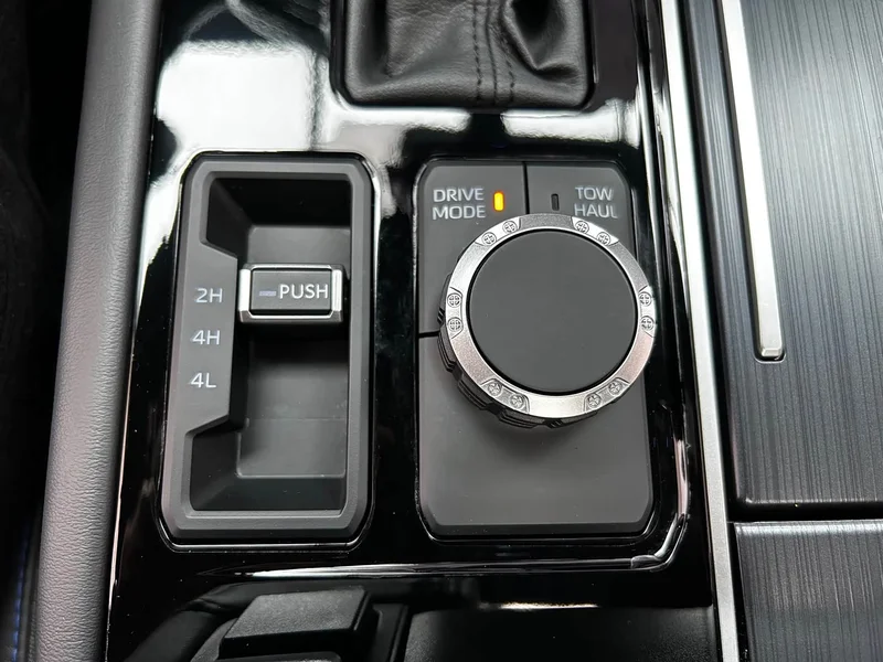 Toyota Tundra — фото 17