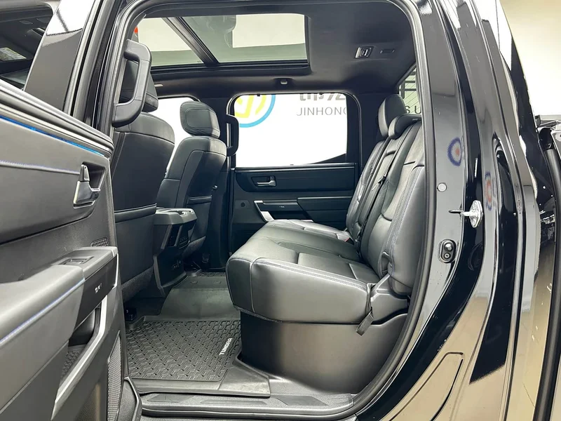 Toyota Tundra — фото 19