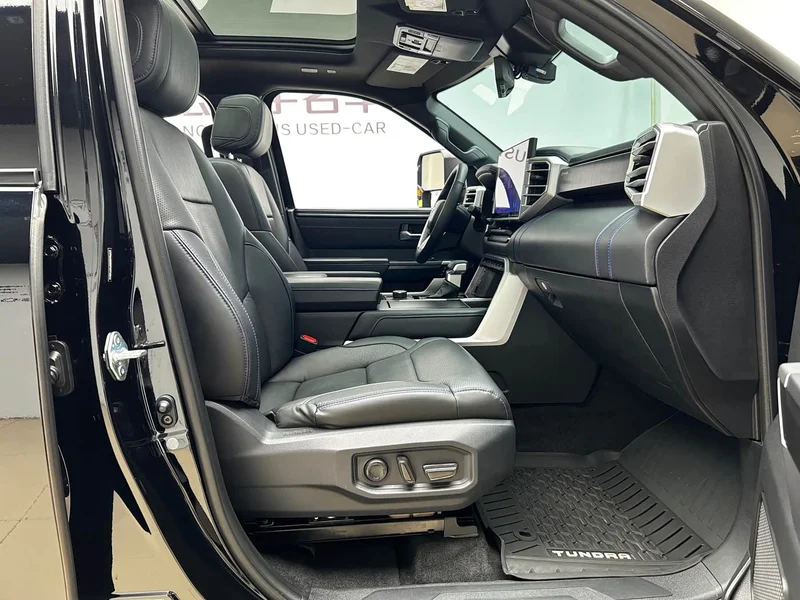 Toyota Tundra — фото 26
