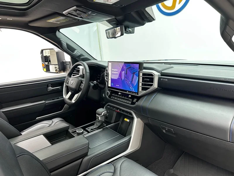 Toyota Tundra — фото 27