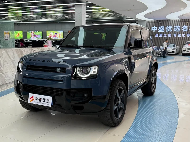 Land Rover Defender — фото 1