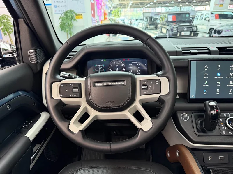 Land Rover Defender — фото 14