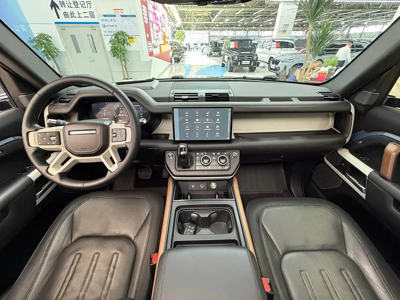 Land Rover Defender — фото 18