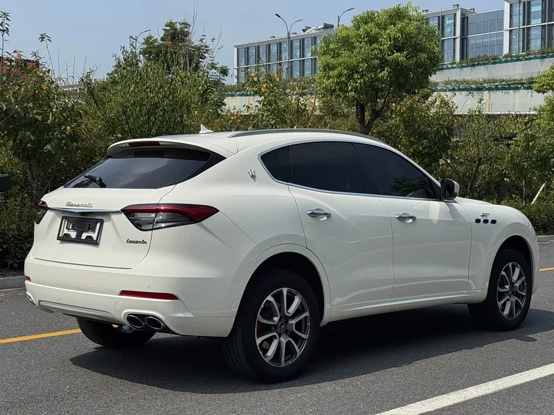 Maserati Levante — фото 14