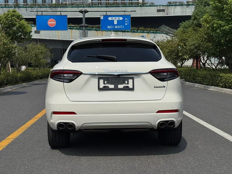 Maserati Levante — фото 15