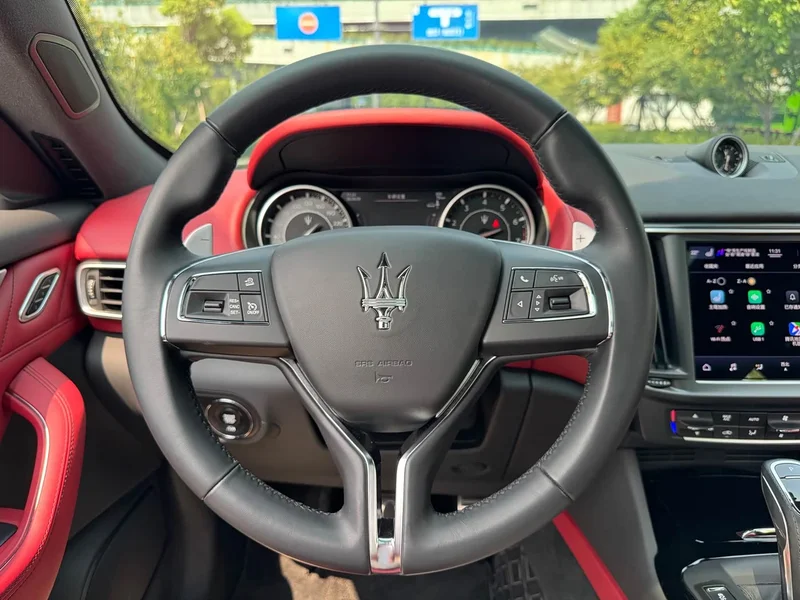 Maserati Levante — фото 9
