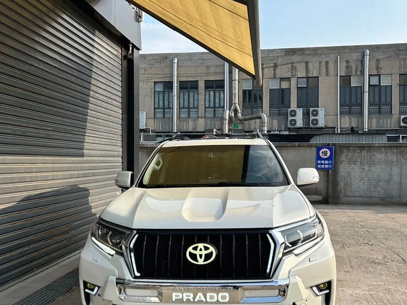 Toyota Prado — фото 1
