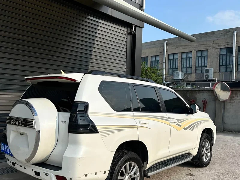 Toyota Prado — фото 12