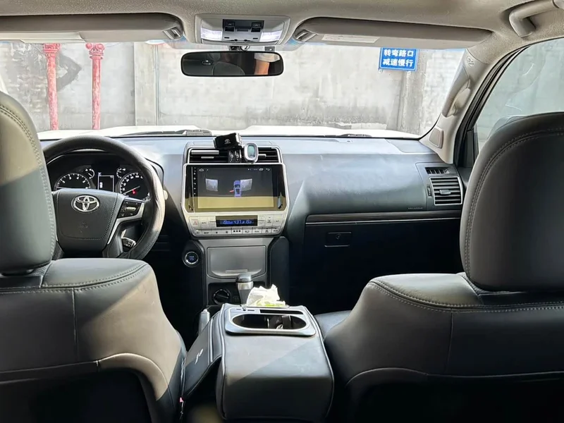 Toyota Prado — фото 13