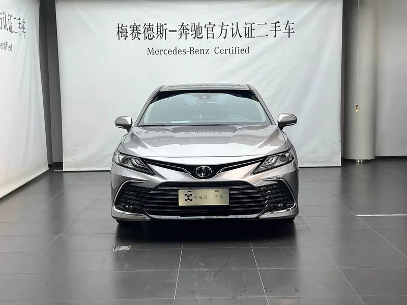 Toyota Camry — фото 4